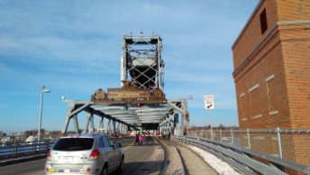 Memorial Bridge up position